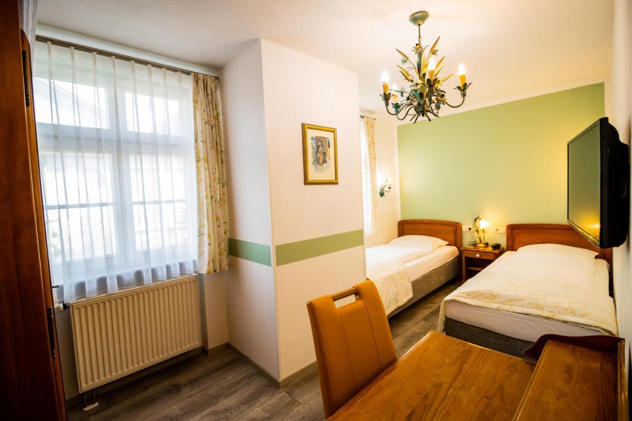 Hotel Gasthof Rössle Weingarten  Exteriör bild