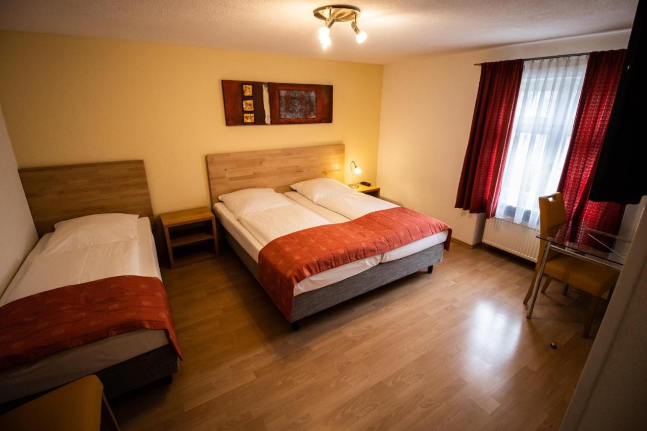 Hotel Gasthof Rössle Weingarten  Exteriör bild