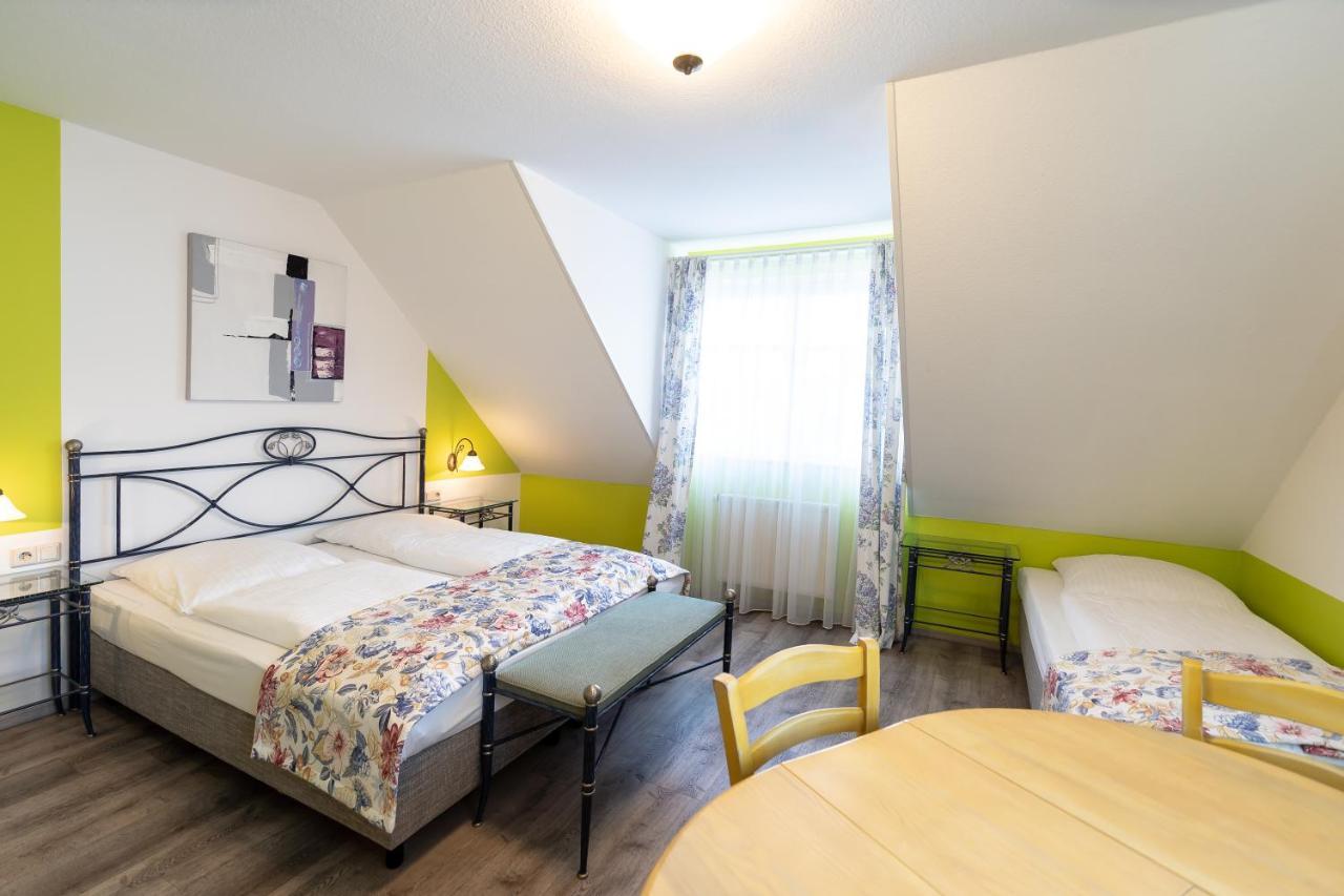 Hotel Gasthof Rössle Weingarten  Exteriör bild